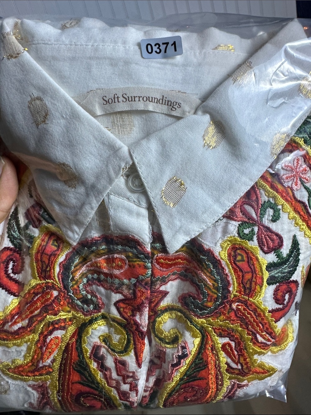 Soft Surroundings Flamenco Embroidered Button Down Blouse M NWOT Paisley Floral - Picture 11 of 11